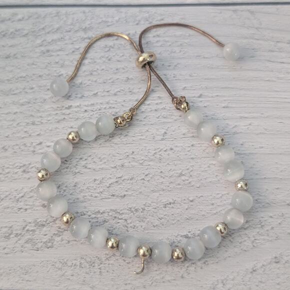 Frosted Beads & Gold Adjustable Bracelet - Tarnished & Missing Charm - Picture 1 of 6